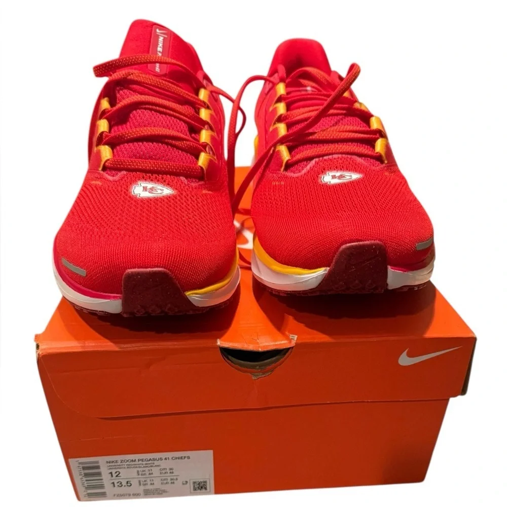 Men’s Nike Air Zoom Pegasus 41 Kansas City Chiefs running shoes. NWT